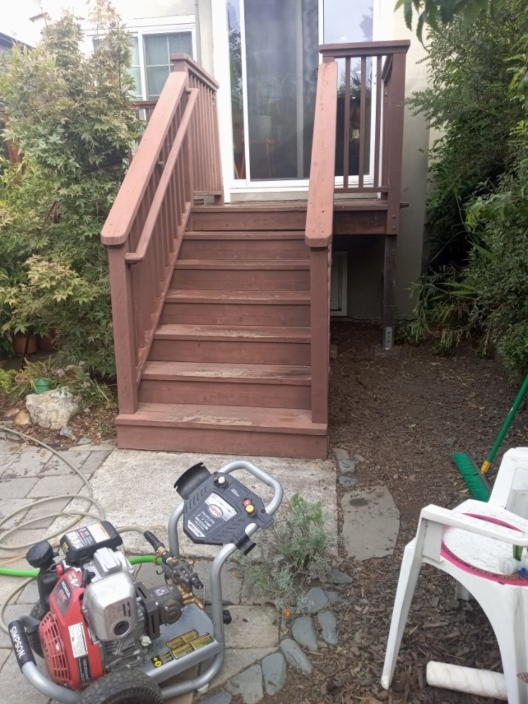 Hardwood TimberTech Deck Builder in Eastmoreland