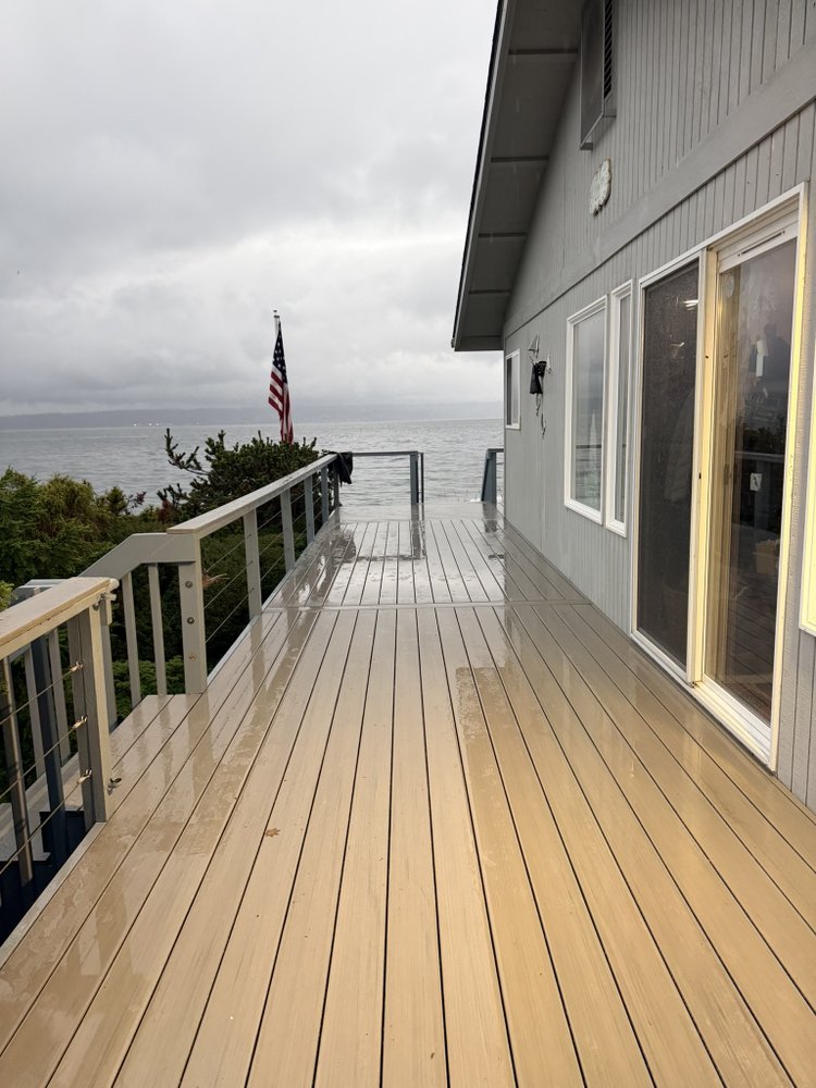 Rooftop IPE Hardwood Deck Builder in Hawthorne