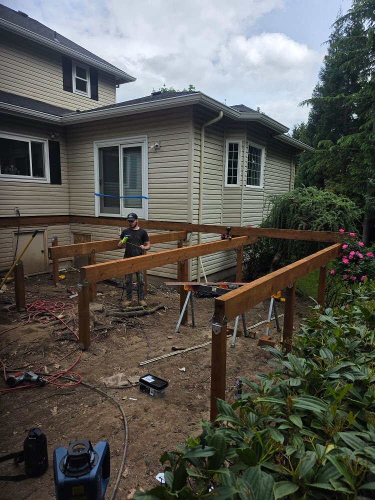 Finished custom deck build by Portland deck builder crew